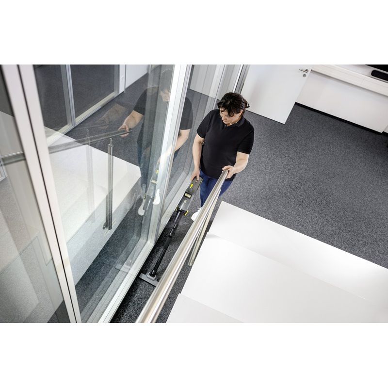 Акумулаторната Прахосмукачка за сухо почистване Karcher LVS 1/1 Bp